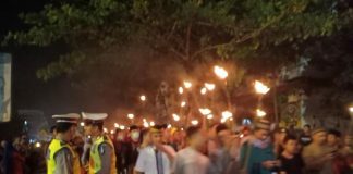 Ribuan Umat Muslim Sekadau Ikut Pawai Obor