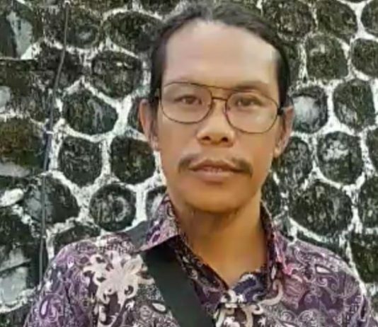 Jangan Mendukung Dengan Fanatik Buta Fery Leem
