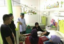 Jenguk Pasien di Rumah Sakit, Wabup Effendi Didoakan Sehat Warganet