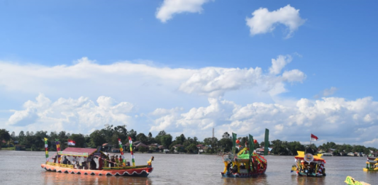 Sampan Hias Beri Nuansa Baru di Sungai Kapuas