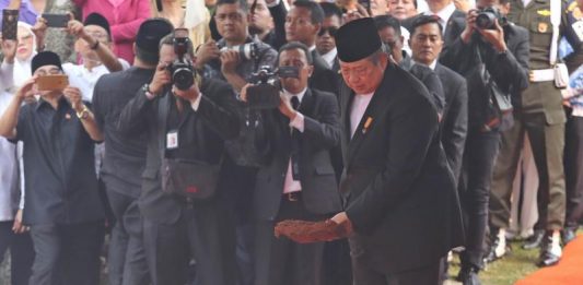 Flamboyan Pergi, namun Tetap di Hati