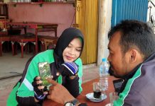 Inspiratif, Pasutri Driver Ojol di Pontianak Ini Bekerja Sambil Beramal