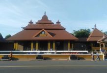 Lantunan Ayat Suci di Tanjak dan Bola Dunia