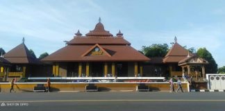 Lantunan Ayat Suci di Tanjak dan Bola Dunia