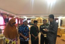 Bupati Serahkan Bantuan ke Korban Kebakaran