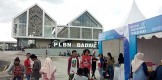 Antusiasme Warga Lokal dan Malaysia Kunjungi FCB Badau
