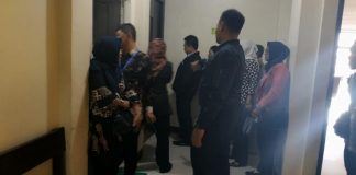 Perdana, Sidang Tertutup Kasus AU