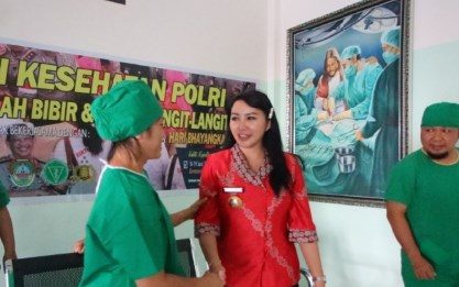 Mengukir Senyum Anak-Anak di Landak