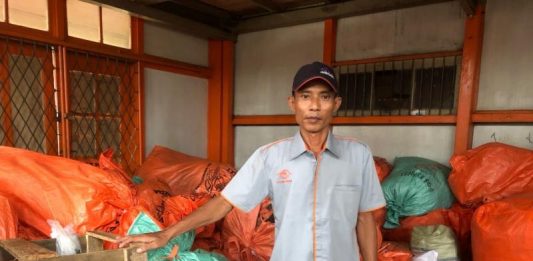Jasa Pengiriman Via PT Pos Stagnan