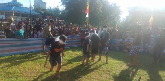 Warga Meriahkan Halal Bihalal dengan Lomba Tangkap Bebek