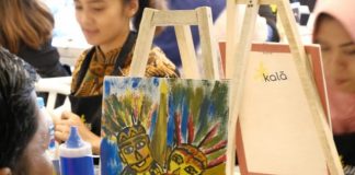 Rayakan HUT Jakarta dengan Melukis Ondel-ondel