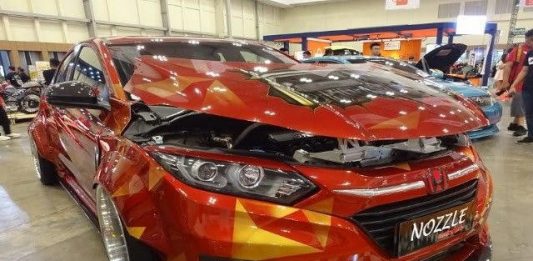 Honda HR-V dengan Pintu Sayap Burung
