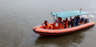 Kapal Pengangkut Sapi Tenggelam, Dua Orang Belum Ditemukan