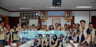 Mahasiswa UGM KKN-PPM di Rasau Jaya