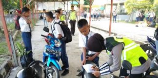 Polisi Tilang 93 Murid SMA Baru
