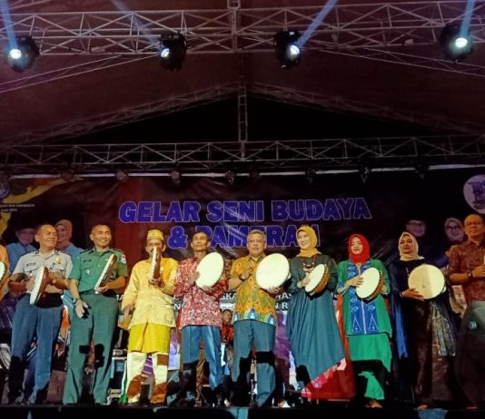 Sambut HUT ke-12 Kubu Raya dengan Pagelaran Seni Budaya