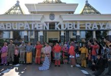 Pawai Budaya Lintas Etnis Meriahkan HUT ke-12 Kubu Raya