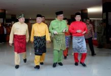 Berbusana Daerah, Gubernur Sutarmidji Puji Peserta dan Petugas Upacara