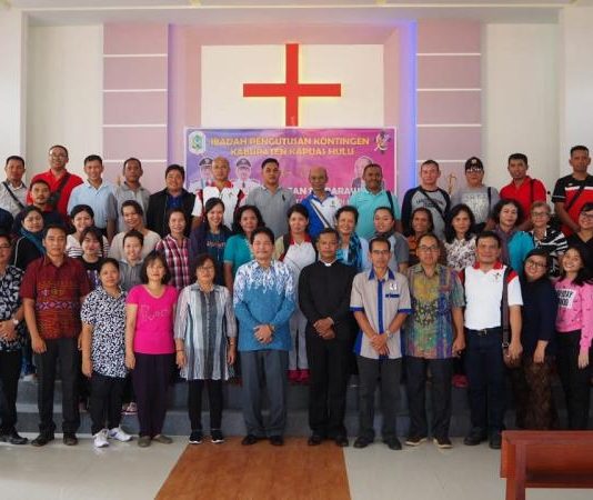 Wabup Lepas Kontingen Pesparawi Kapuas Hulu