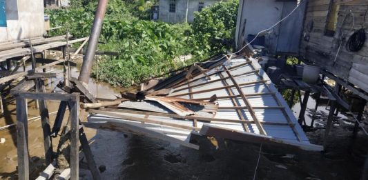 Kawasan Tepian Sungai Jalan Imam Bonjol Diamuk Puting Beliung