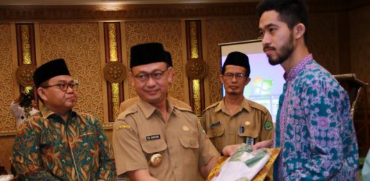 701 CJH Pontianak Dapat Tali Asih