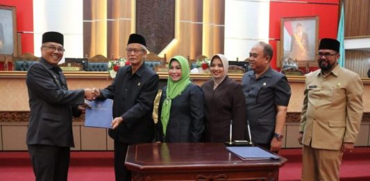 Sah, Pertanggungjawaban APBD Kalbar 2018 Jadi Perda