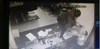 Dilempari Kursi saat Serang Satpam yang Hitung Uang