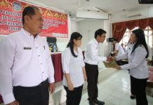 Karol Rombak Posisi Tenaga Pendidik