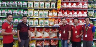 Beras Lokal Landak “Mejeng” di Pasar Modern Dua Kota Kalbar