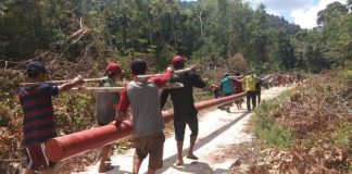 Warga Selakau Timur Gembira Listrik Segera Menyala