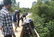 Minibus Calya Terjun Dari Jembatan Bokak, Sopirnya Masih Belum Ditemukan