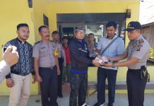 Ratusan Juta Berhamburan di Jalan Provinsi Siduk-Sukadana