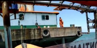 Kapal Tiba-tiba Miring lalu Tenggelam