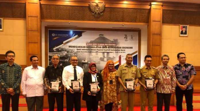 Bedah Buku Mengenal Perekonomian dalam Pusaran Sejarah Kalbar