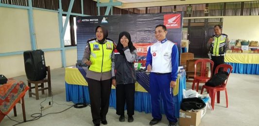 Eduksi Safety Riding, Astra Motor Sambangi SMPN 20 Pontura