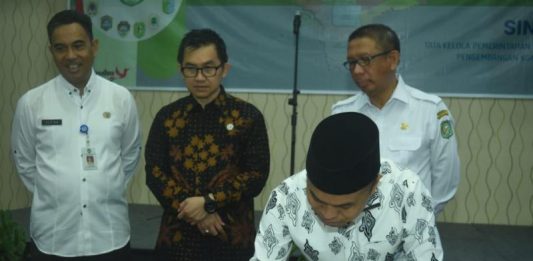 Bupati Teken Kesepakatan Bersama Gubernur
