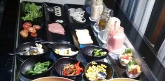 Menyantap Sarapan 1001 Menu