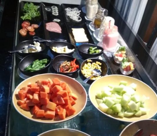 Menyantap Sarapan 1001 Menu