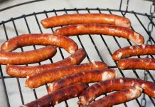 Kerupuk dan Sosis Diduga Mengandung Babi Beredar di Pasaran