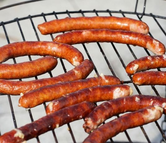 Kerupuk dan Sosis Diduga Mengandung Babi Beredar di Pasaran