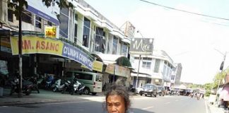 Kisah Sahnun, Pemulung yang Berkurban Sapi, Menabung Lima Tahun Kumpulkan Rp 10 Juta.