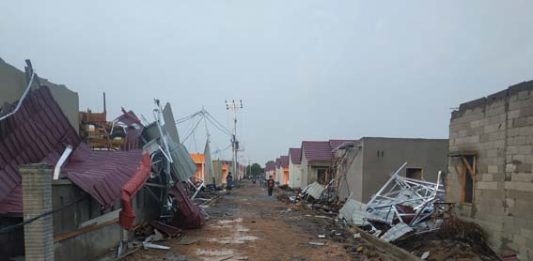 Puting Beliung, Ratusan Rumah Berantakan