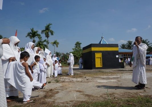 Ratusan Anak PAUD Rasau Jaya Ikuti Manasik Haji