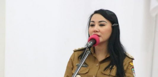 Warga Landak Diminta Kibar Bendera Sebulan Penuh