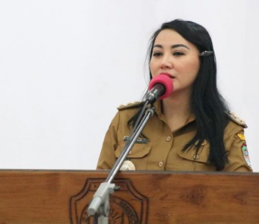 Warga Landak Diminta Kibar Bendera Sebulan Penuh