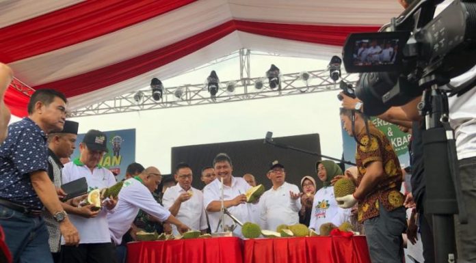 Kalbar Sentra Durian Nasional dengan Varietas Unggul