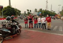 Komunitas Honda Bagikan Masker untuk Pengendara