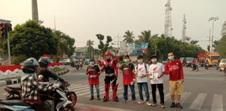 Komunitas Honda Bagikan Masker untuk Pengendara