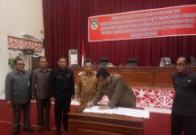 Dua Raperda Inisiatif Eksekutif Disahkan
