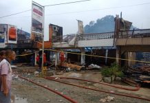 Kebakaran di Pasar Pemangkat, Satu Orang Tewas dan 15 Ruko Hangus